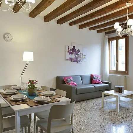 Venier 4 Apartment
